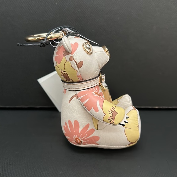 NWT Coach Bear Bag Charm Floral Cluster Print Leather Flowers Keychain Fob Gold - Picture 6 of 6
